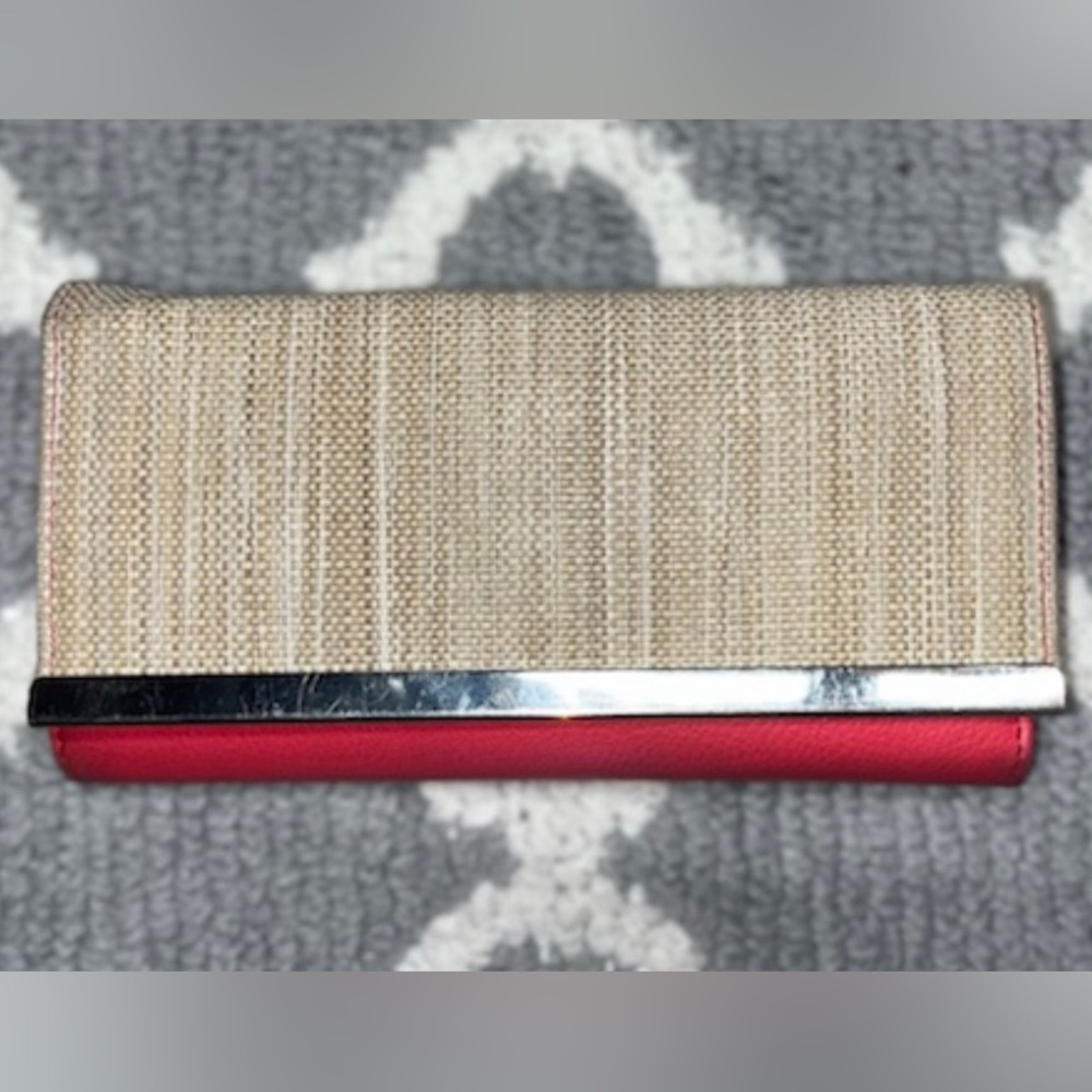 NWOT- Trifold Wallet for Women
